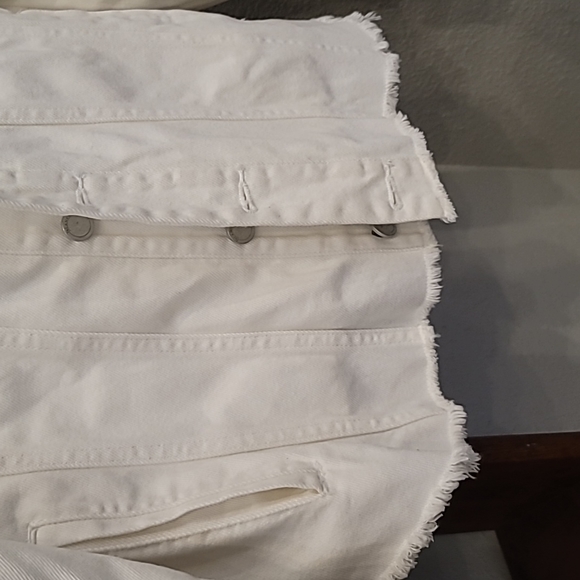 Blank NYC | Off White Denim Raw Edge Jacket - Picture 3 of 5